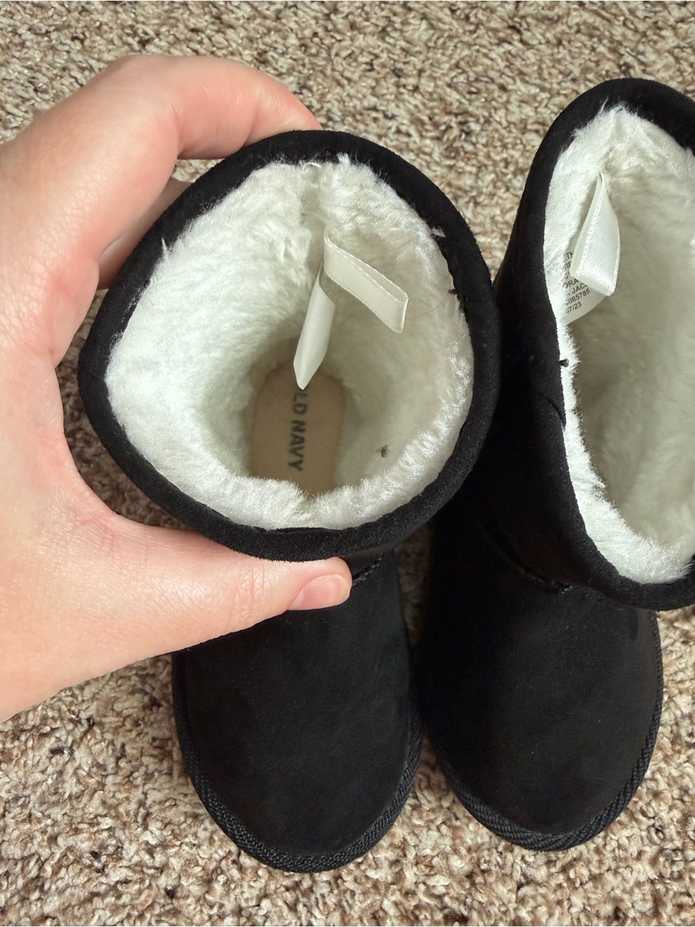 OLD NAVY TODDLER BLACK SUEDE-LIKE FUR LINED WINTER BOOTS - Picture 4 of 7